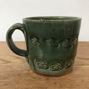 Vtg Handmade Stoneware Green Glossy Patterned Art Studio Pottery Coffee Mug Cup